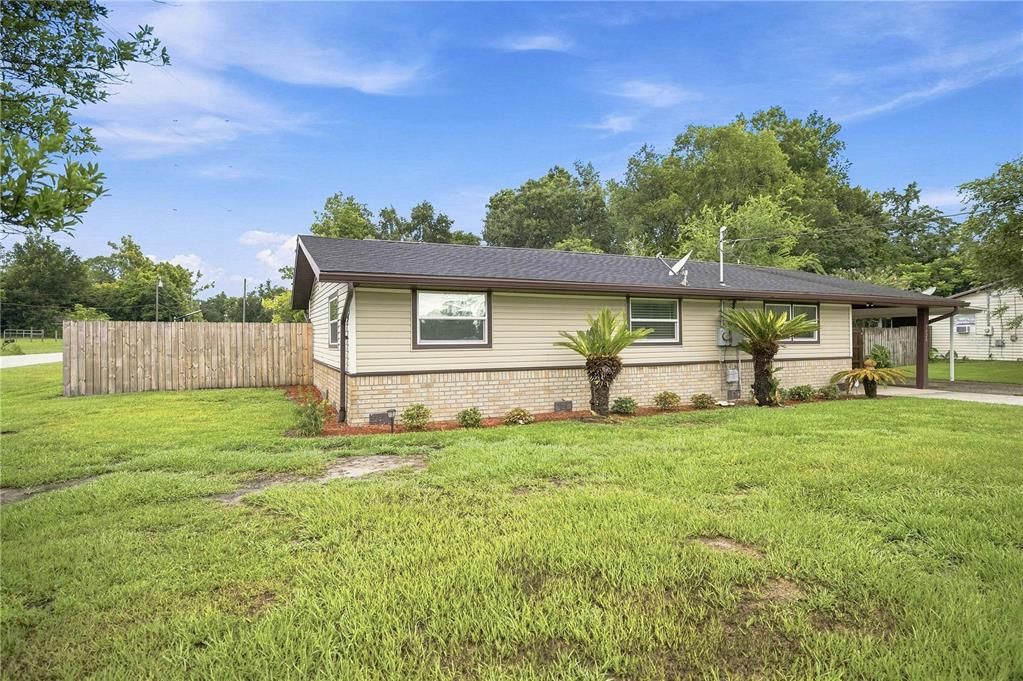En Venta: $249,900 (3 camas, 2 baños, 1300 Pies cuadrados)