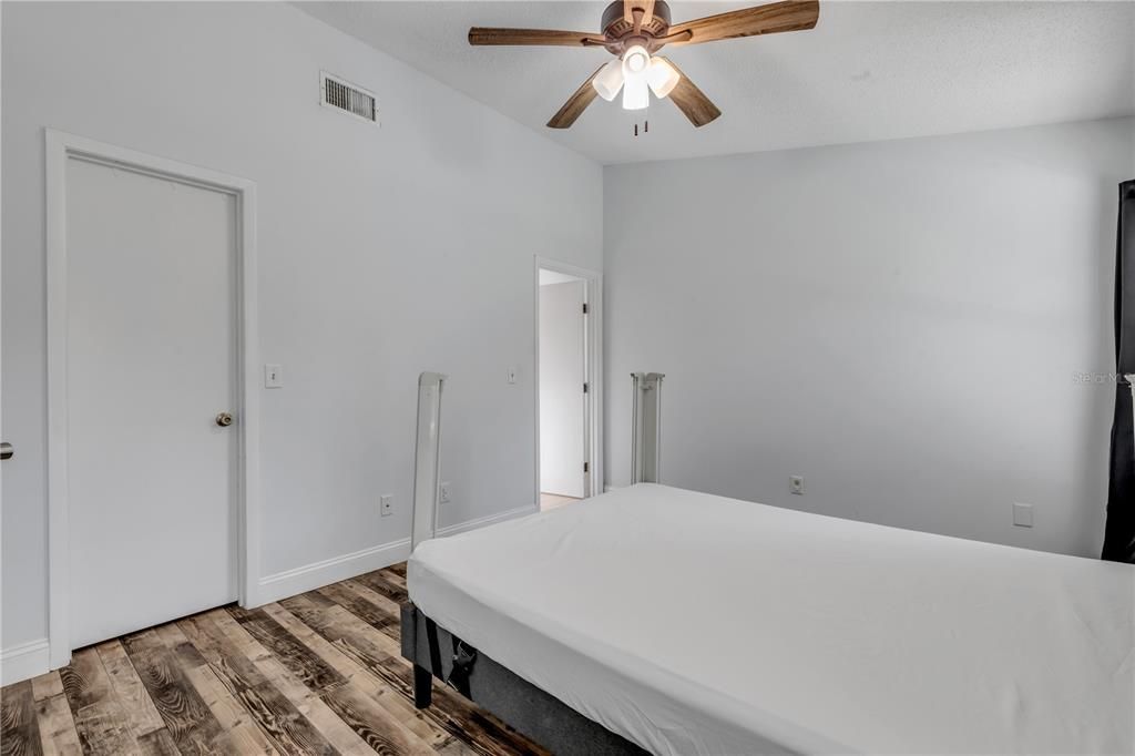 En Venta: $319,000 (3 camas, 2 baños, 1297 Pies cuadrados)