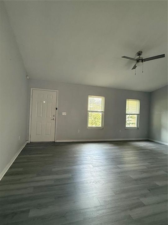 В аренду: $1,900 (3 спален, 2 ванн, 1580 Квадратных фут)