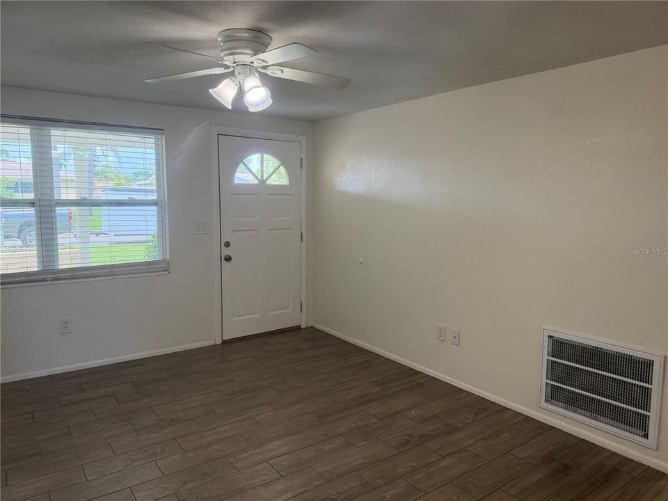 En Venta: $248,900 (2 camas, 1 baños, 1196 Pies cuadrados)