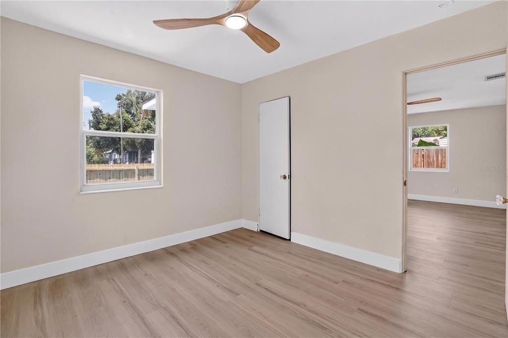 For Sale: $324,999 (2 beds, 1 baths, 960 Square Feet)
