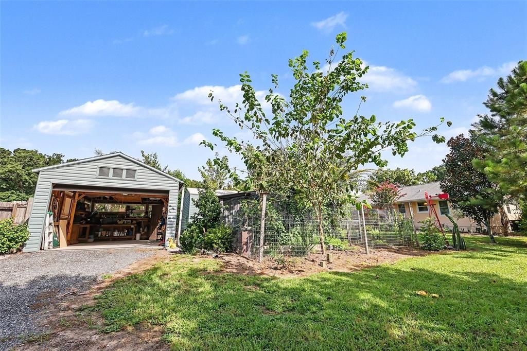 For Sale: $200,000 (3 beds, 2 baths, 1144 Square Feet)