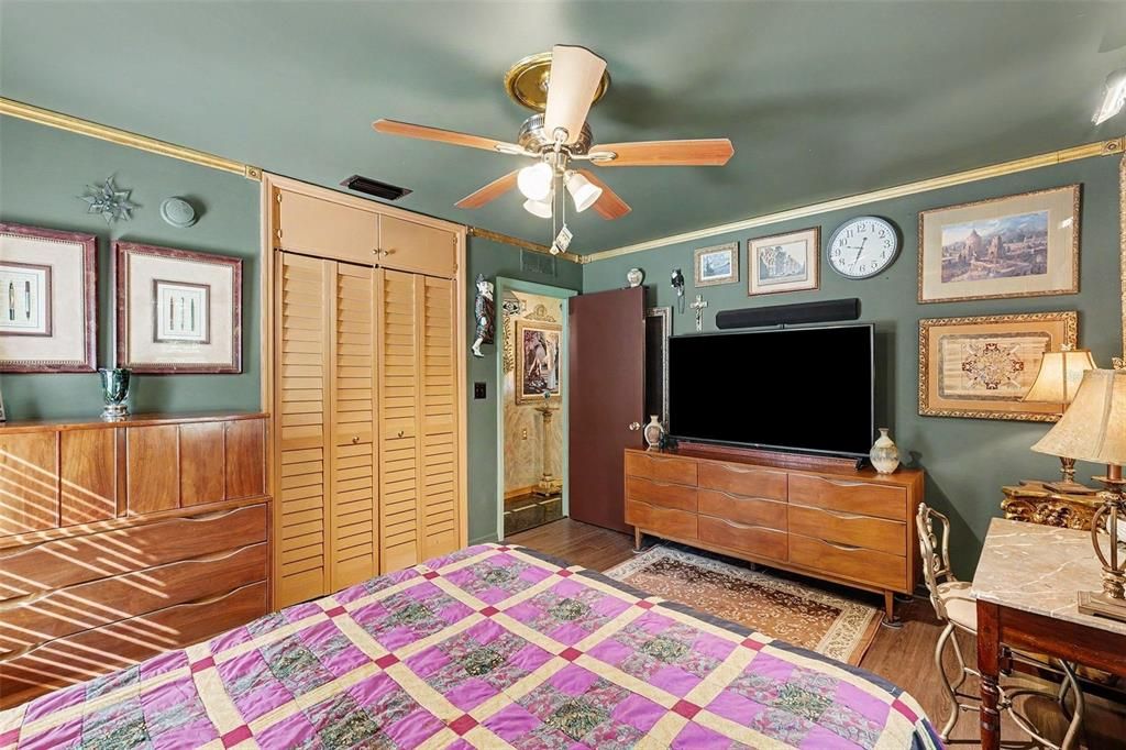 For Sale: $200,000 (3 beds, 2 baths, 1144 Square Feet)