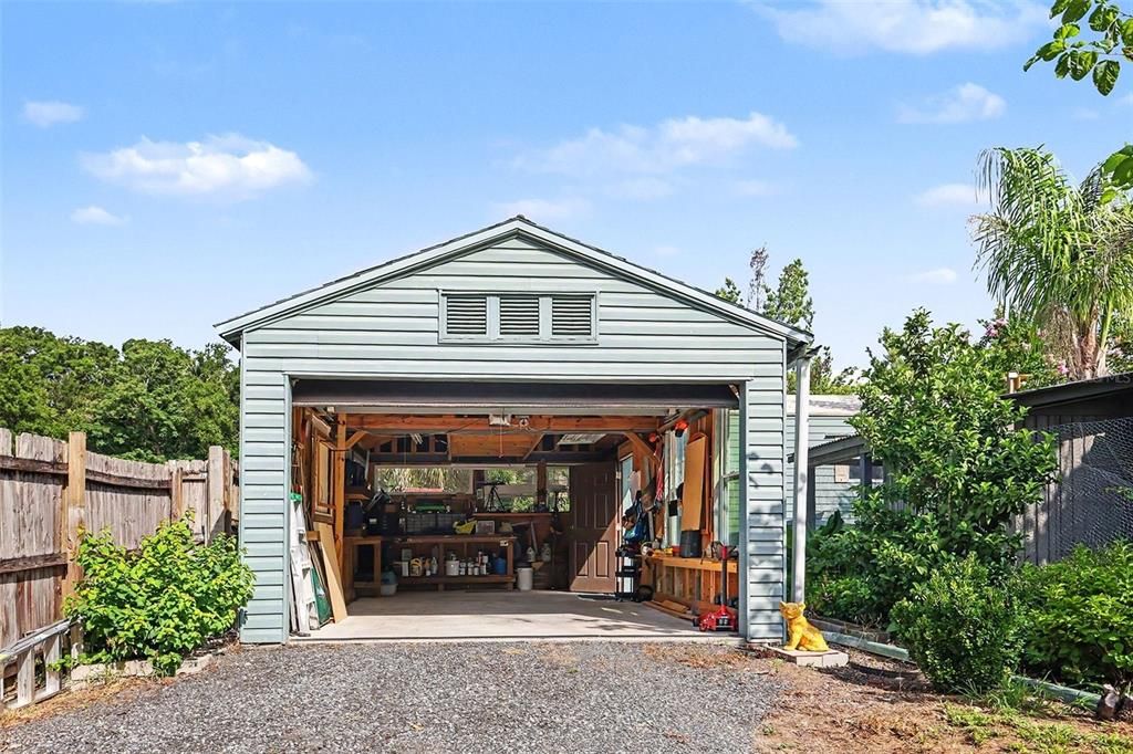For Sale: $200,000 (3 beds, 2 baths, 1144 Square Feet)