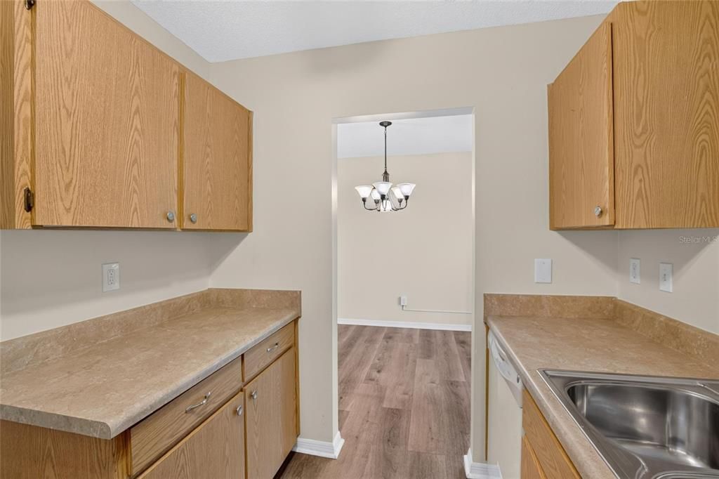 En Venta: $123,900 (2 camas, 2 baños, 984 Pies cuadrados)