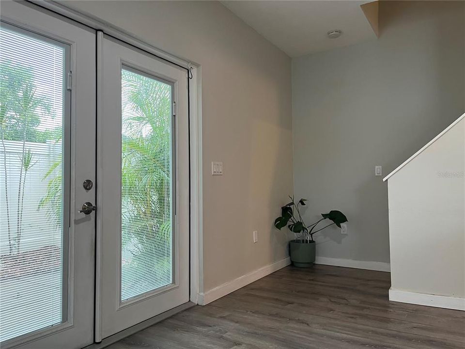 For Sale: $354,500 (3 beds, 2 baths, 1685 Square Feet)