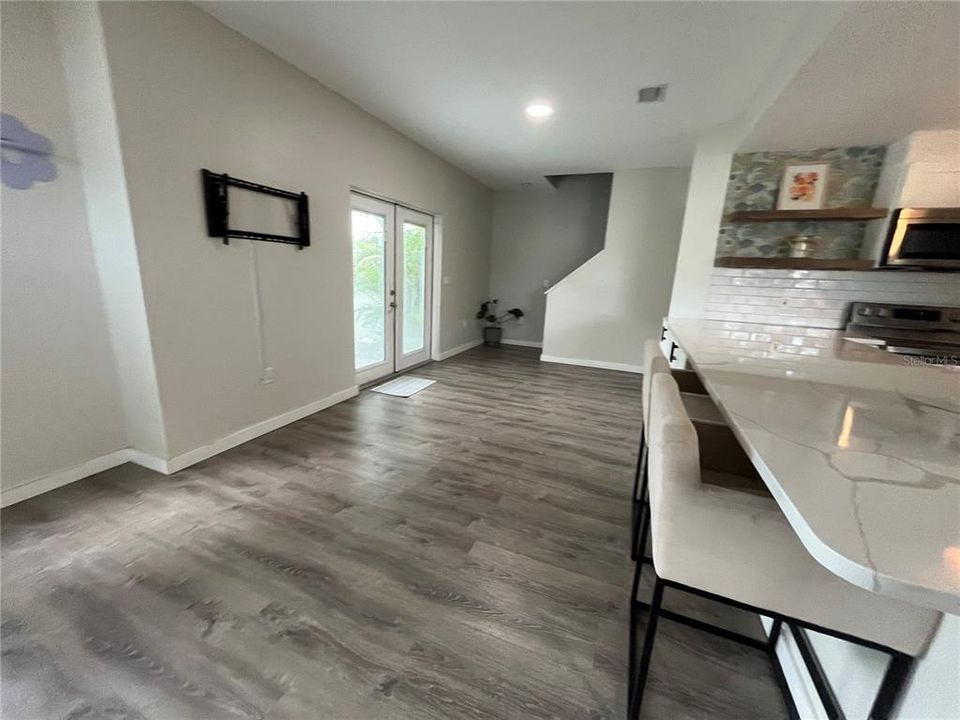 For Sale: $354,500 (3 beds, 2 baths, 1685 Square Feet)