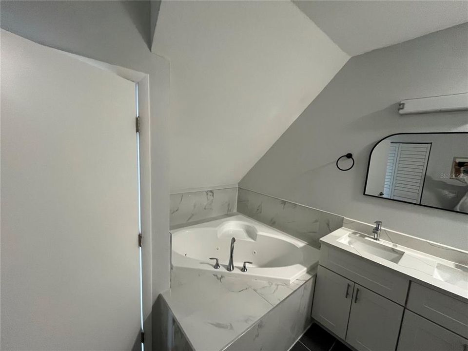 For Sale: $354,500 (3 beds, 2 baths, 1685 Square Feet)