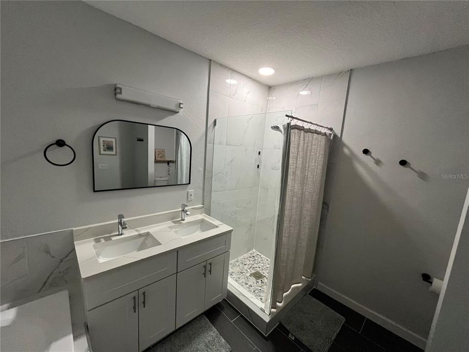 For Sale: $354,500 (3 beds, 2 baths, 1685 Square Feet)