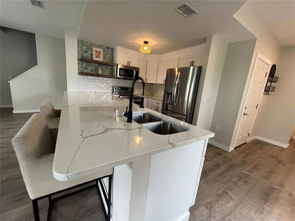 For Sale: $354,500 (3 beds, 2 baths, 1685 Square Feet)