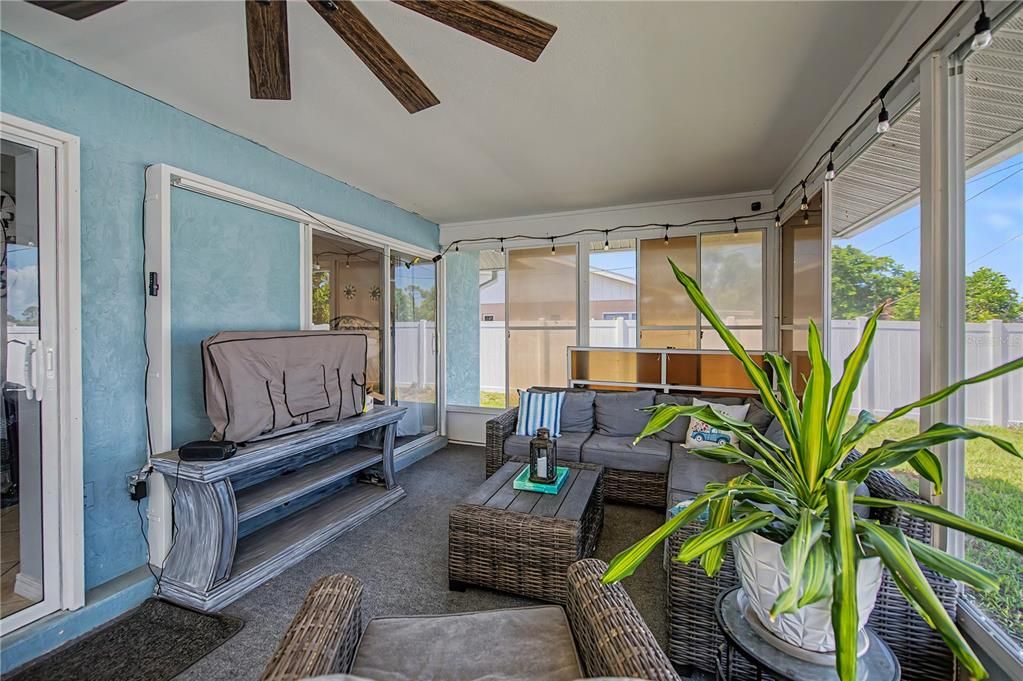 En Venta: $349,900 (2 camas, 2 baños, 1003 Pies cuadrados)