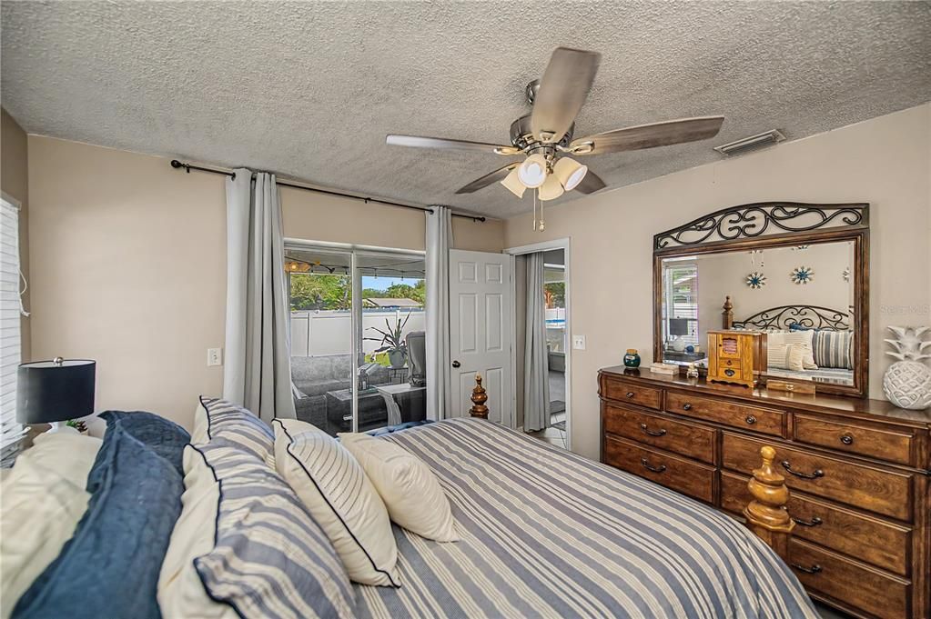En Venta: $349,900 (2 camas, 2 baños, 1003 Pies cuadrados)