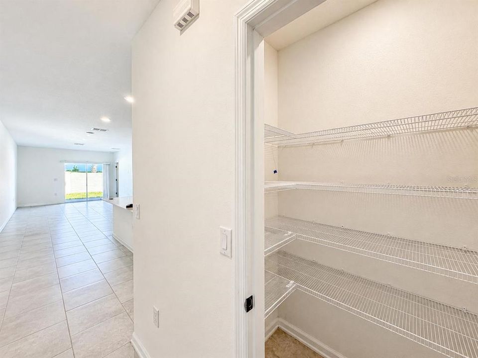 В аренду: $1,900 (3 спален, 2 ванн, 1432 Квадратных фут)