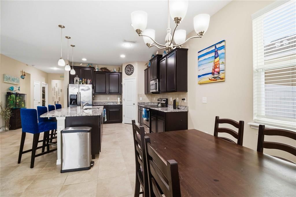 En Venta: $454,999 (4 camas, 2 baños, 2036 Pies cuadrados)
