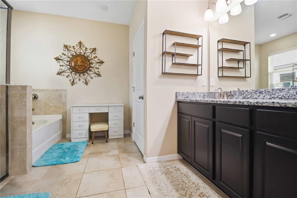 En Venta: $454,999 (4 camas, 2 baños, 2036 Pies cuadrados)