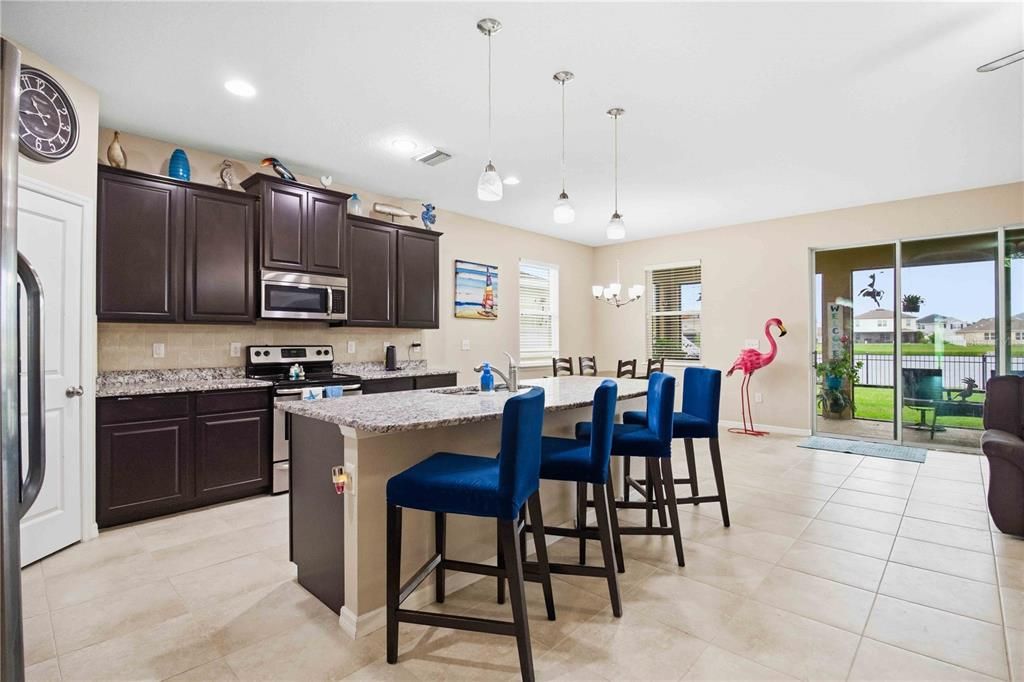 En Venta: $454,999 (4 camas, 2 baños, 2036 Pies cuadrados)