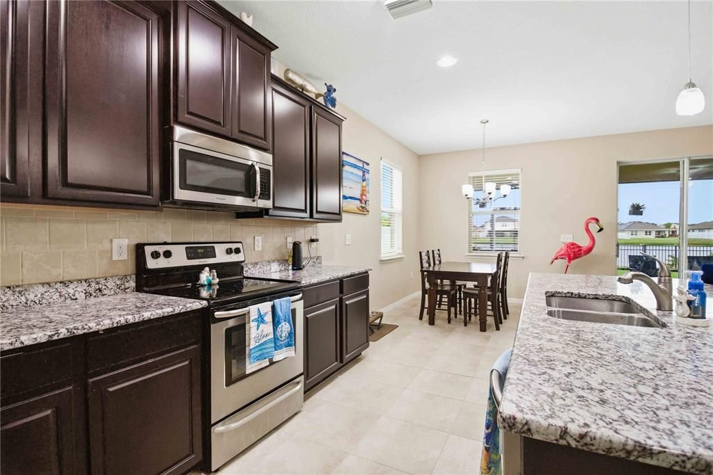 En Venta: $454,999 (4 camas, 2 baños, 2036 Pies cuadrados)