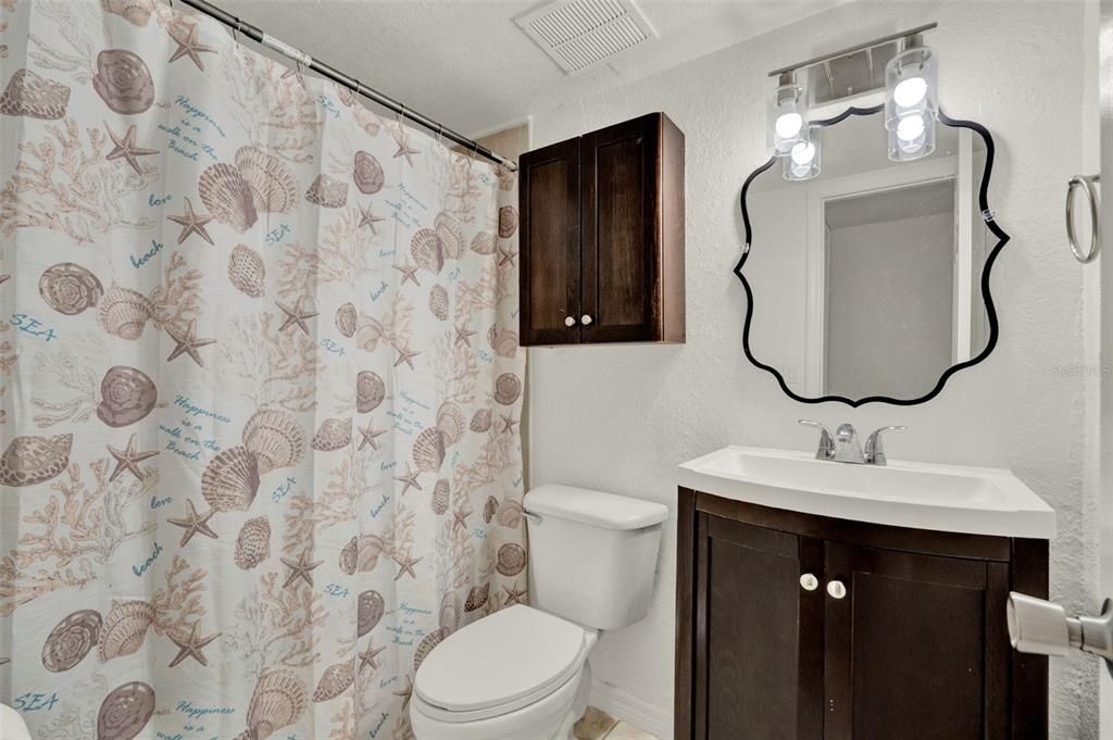 En Venta: $160,000 (3 camas, 2 baños, 1100 Pies cuadrados)