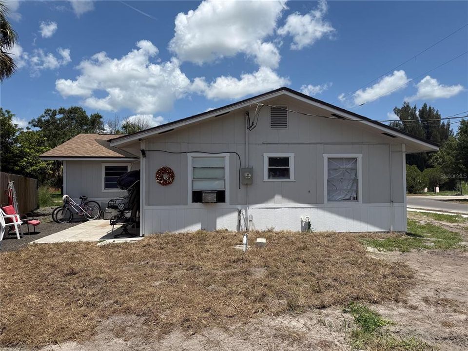 For Sale: $240,000 (3 beds, 1 baths, 1083 Square Feet)
