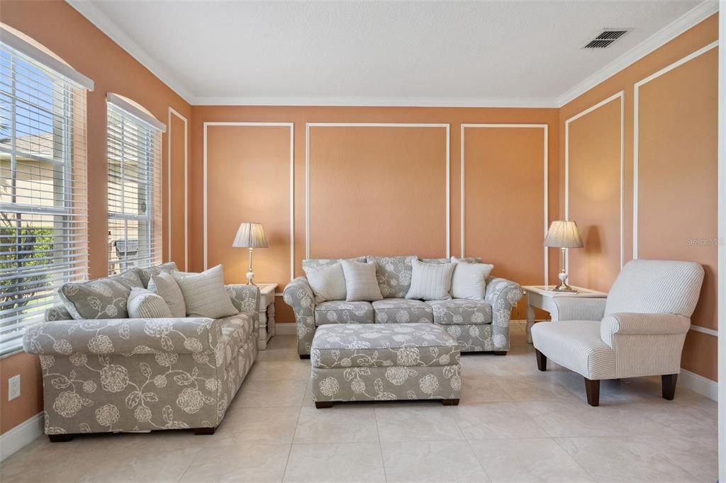 For Sale: $599,999 (5 beds, 5 baths, 3418 Square Feet)