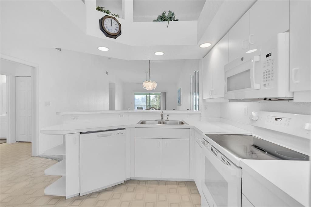 For Sale: $184,900 (2 beds, 2 baths, 1153 Square Feet)
