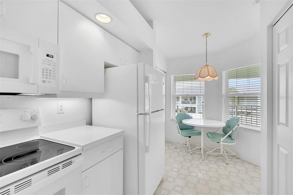 For Sale: $184,900 (2 beds, 2 baths, 1153 Square Feet)