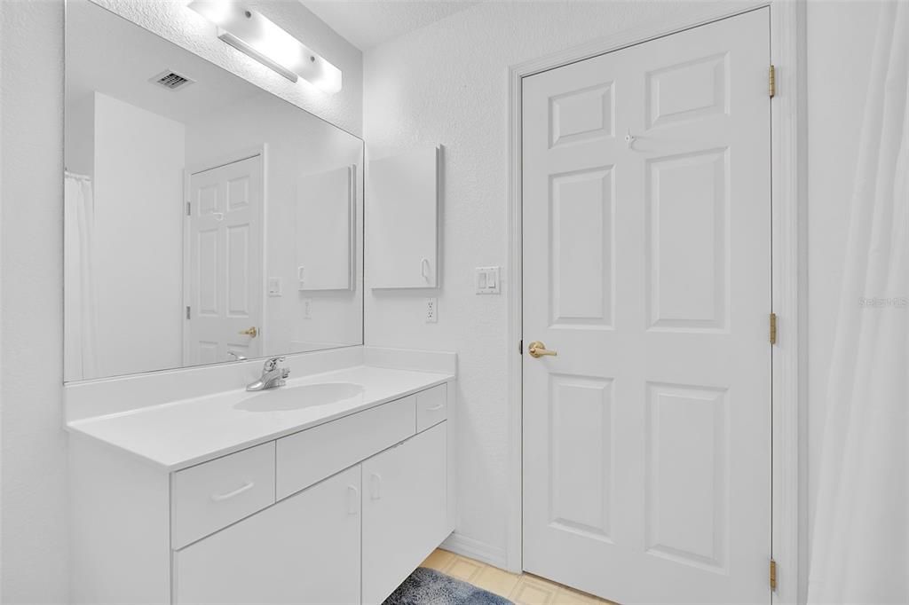 For Sale: $184,900 (2 beds, 2 baths, 1153 Square Feet)