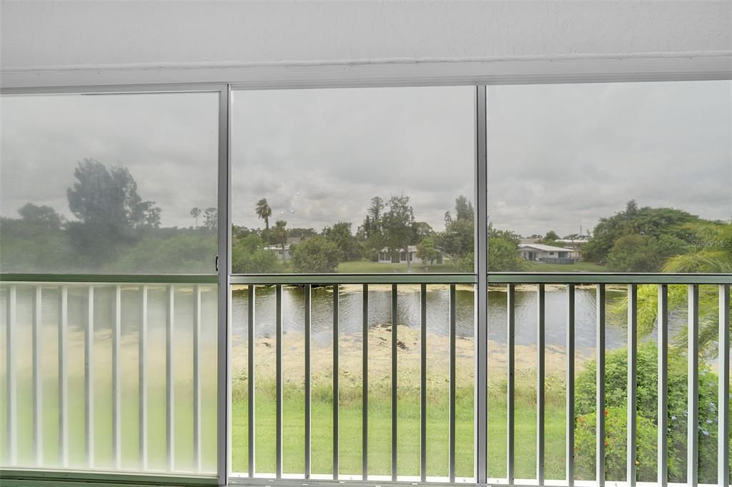 For Sale: $184,900 (2 beds, 2 baths, 1153 Square Feet)