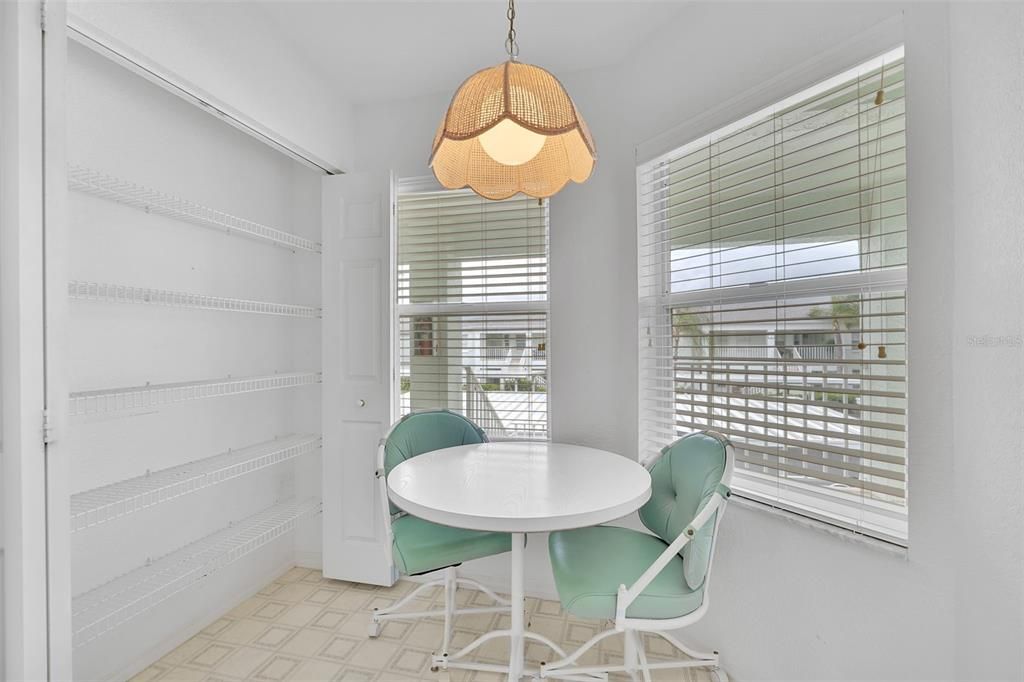 For Sale: $184,900 (2 beds, 2 baths, 1153 Square Feet)