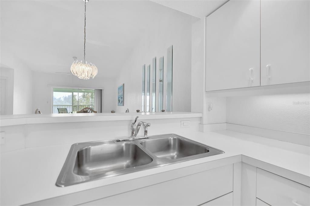 For Sale: $184,900 (2 beds, 2 baths, 1153 Square Feet)
