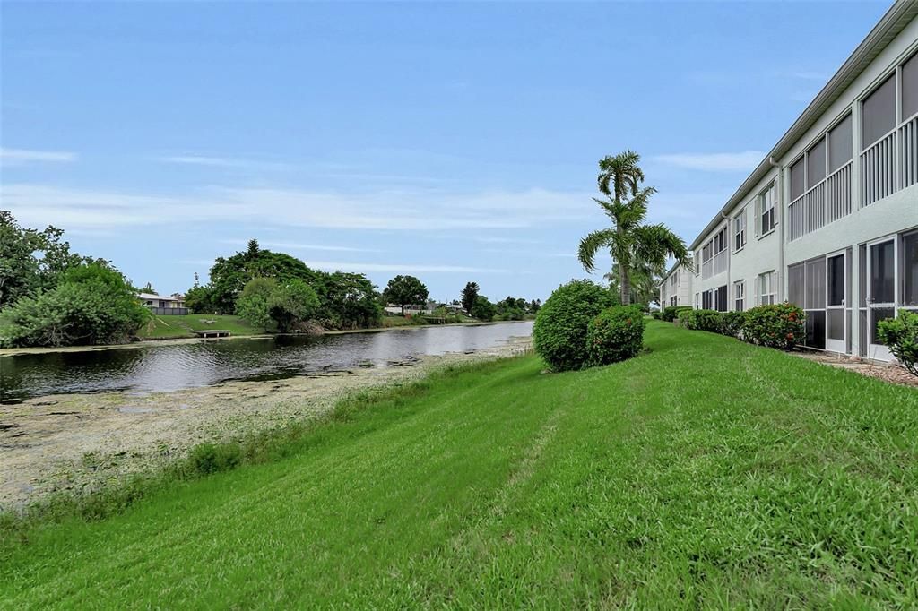 For Sale: $184,900 (2 beds, 2 baths, 1153 Square Feet)