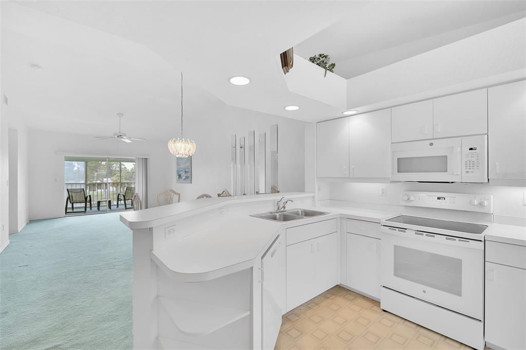 For Sale: $184,900 (2 beds, 2 baths, 1153 Square Feet)