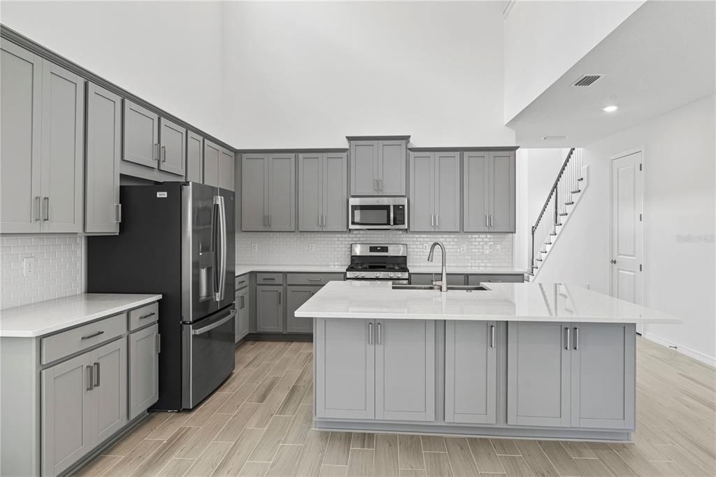For Rent: $3,050 (3 beds, 3 baths, 2332 Square Feet)