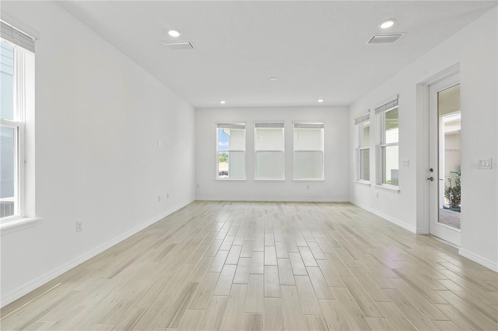 For Rent: $3,050 (3 beds, 3 baths, 2332 Square Feet)