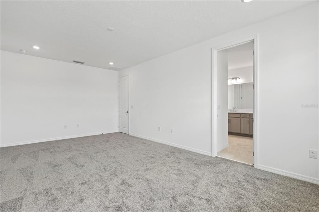 For Rent: $3,050 (3 beds, 3 baths, 2332 Square Feet)