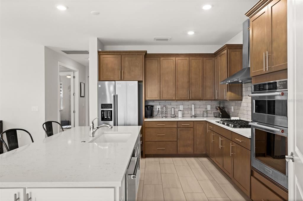 For Sale: $510,000 (3 beds, 2 baths, 2375 Square Feet)