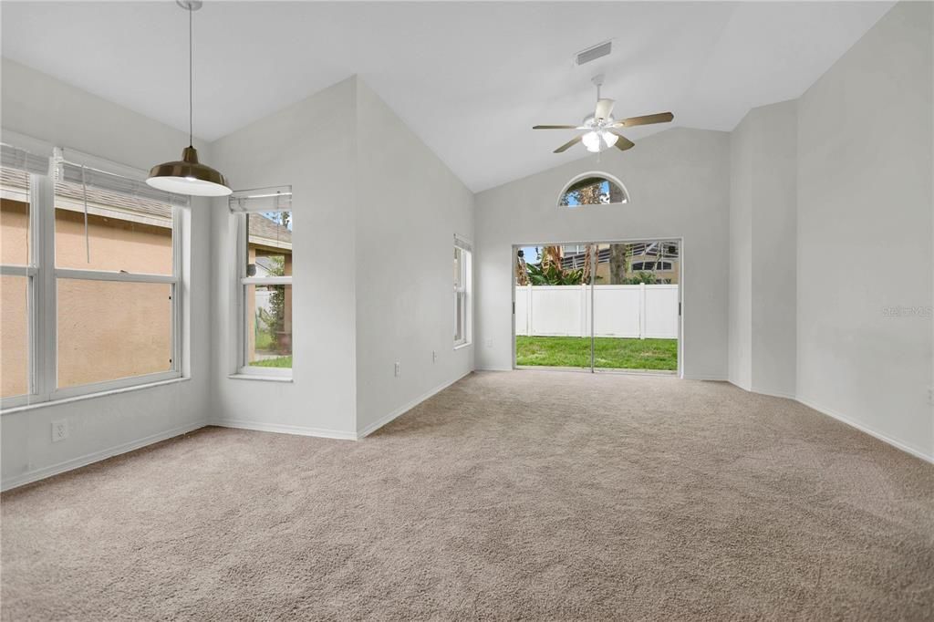 For Sale: $324,900 (3 beds, 2 baths, 1497 Square Feet)