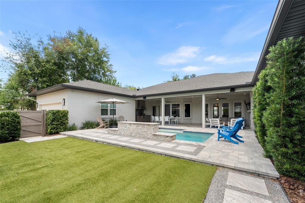 En Venta: $1,035,000 (4 camas, 3 baños, 2980 Pies cuadrados)