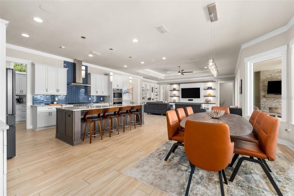 En Venta: $1,035,000 (4 camas, 3 baños, 2980 Pies cuadrados)