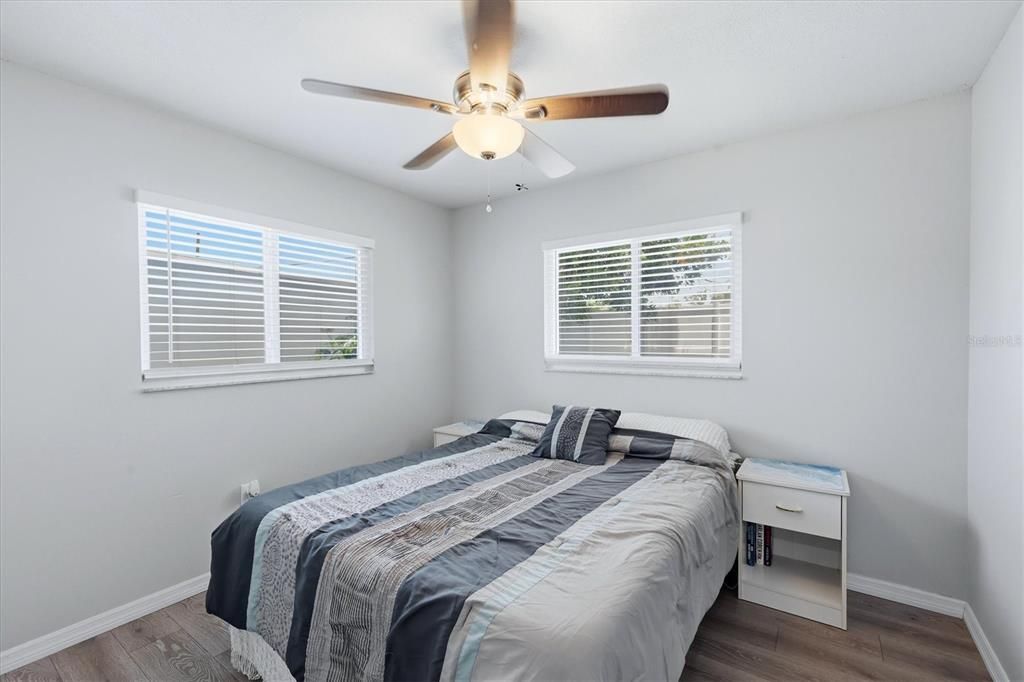 Active With Contract: $317,500 (2 beds, 2 baths, 1286 Square Feet)
