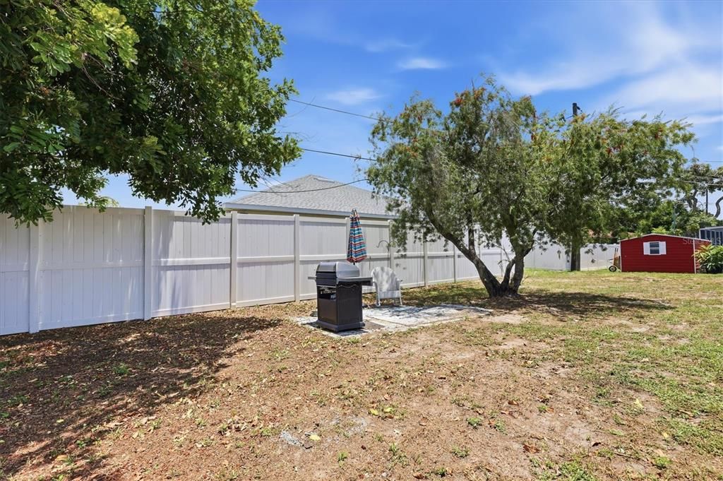 Active With Contract: $317,500 (2 beds, 2 baths, 1286 Square Feet)