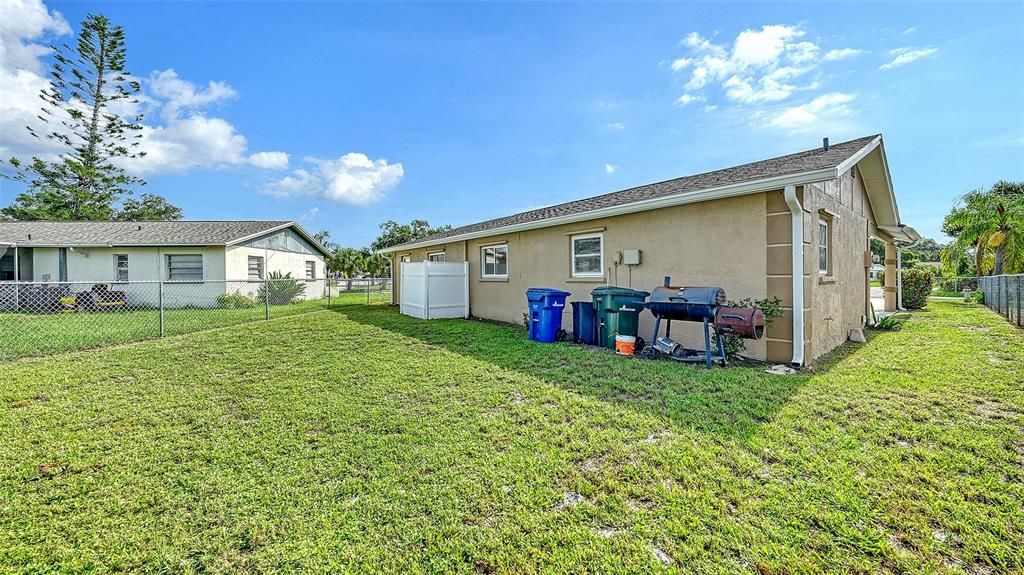 Active With Contract: $285,000 (4 beds, 2 baths, 1120 Square Feet)