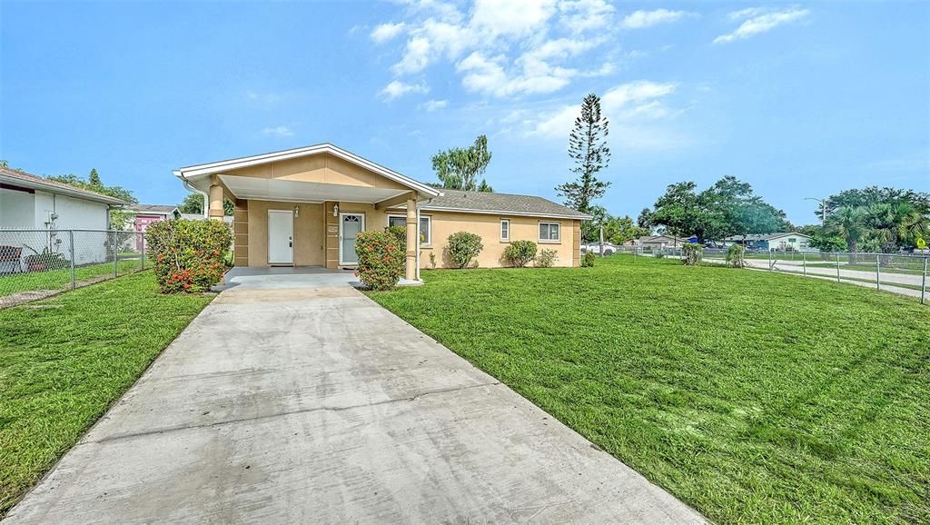 Active With Contract: $285,000 (4 beds, 2 baths, 1120 Square Feet)