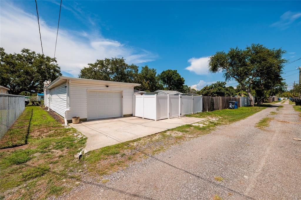 For Sale: $474,900 (4 beds, 3 baths, 1320 Square Feet)