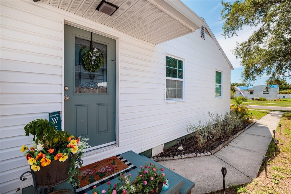 For Sale: $474,900 (4 beds, 3 baths, 1320 Square Feet)