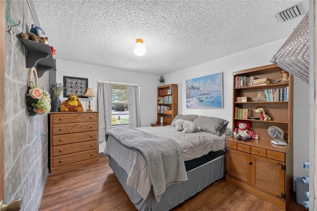 En Venta: $289,000 (4 camas, 2 baños, 1516 Pies cuadrados)