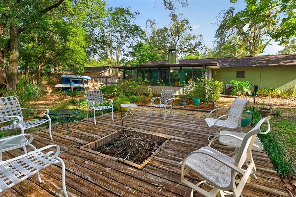 En Venta: $289,000 (4 camas, 2 baños, 1516 Pies cuadrados)