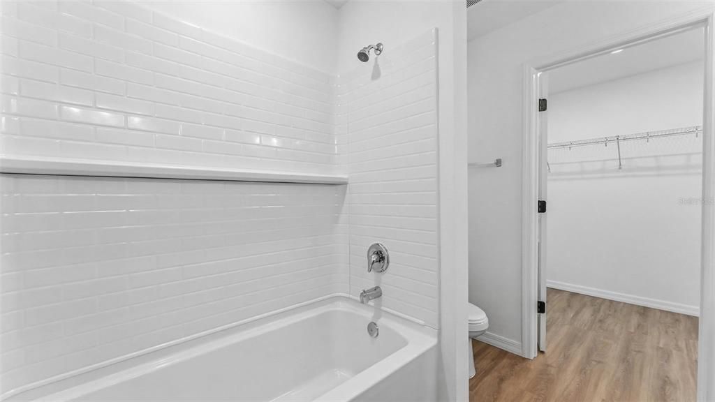 На продажу: $345,900 (3 спален, 2 ванн, 1484 Квадратных фут)
