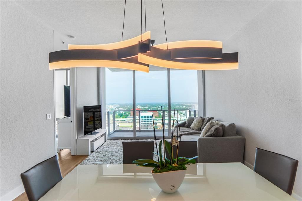 For Sale: $459,000 (2 beds, 2 baths, 1138 Square Feet)