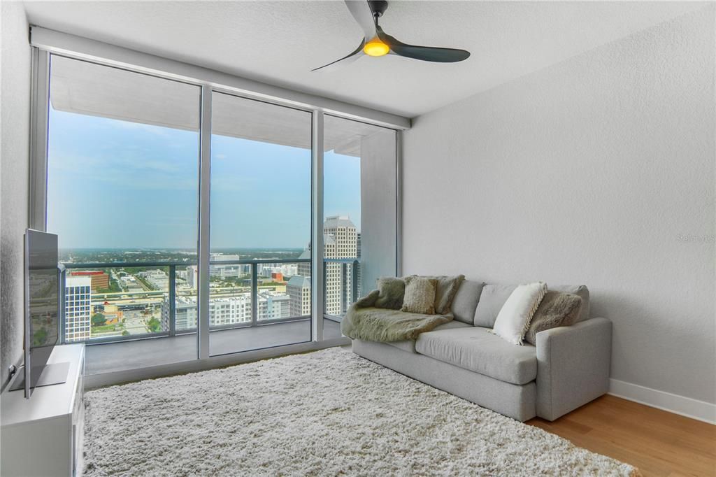 For Sale: $459,000 (2 beds, 2 baths, 1138 Square Feet)